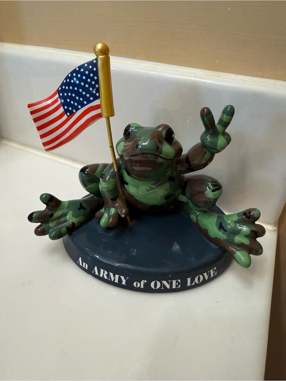 Camouflage Frog Sculpture with American Flag - Green & Brown Home Art